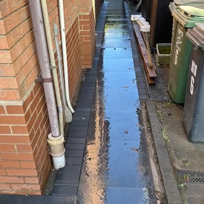 Back Garden Landscaping with Dark Porcelain, photo 4 of 5