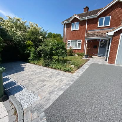 Resin and Block Paved Front Driveway, photo 4 of 4