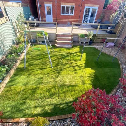 Tiered Garden with a Sandstone Terrace, photo 2 of 4